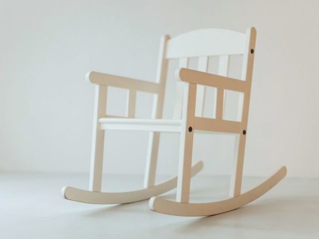 Schulterblatt-Knie-Schaukel